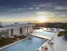 Amanzoe